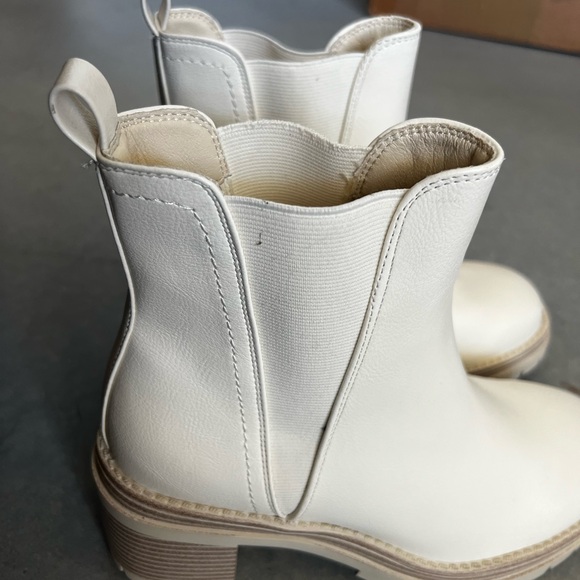MIA Cream Ankle Booties - Picture 6 of 6